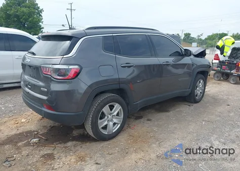 2022 Jeep Compass Latitude 4X4 from USA, damaged, VIN 3C4NJDBB6NT106939